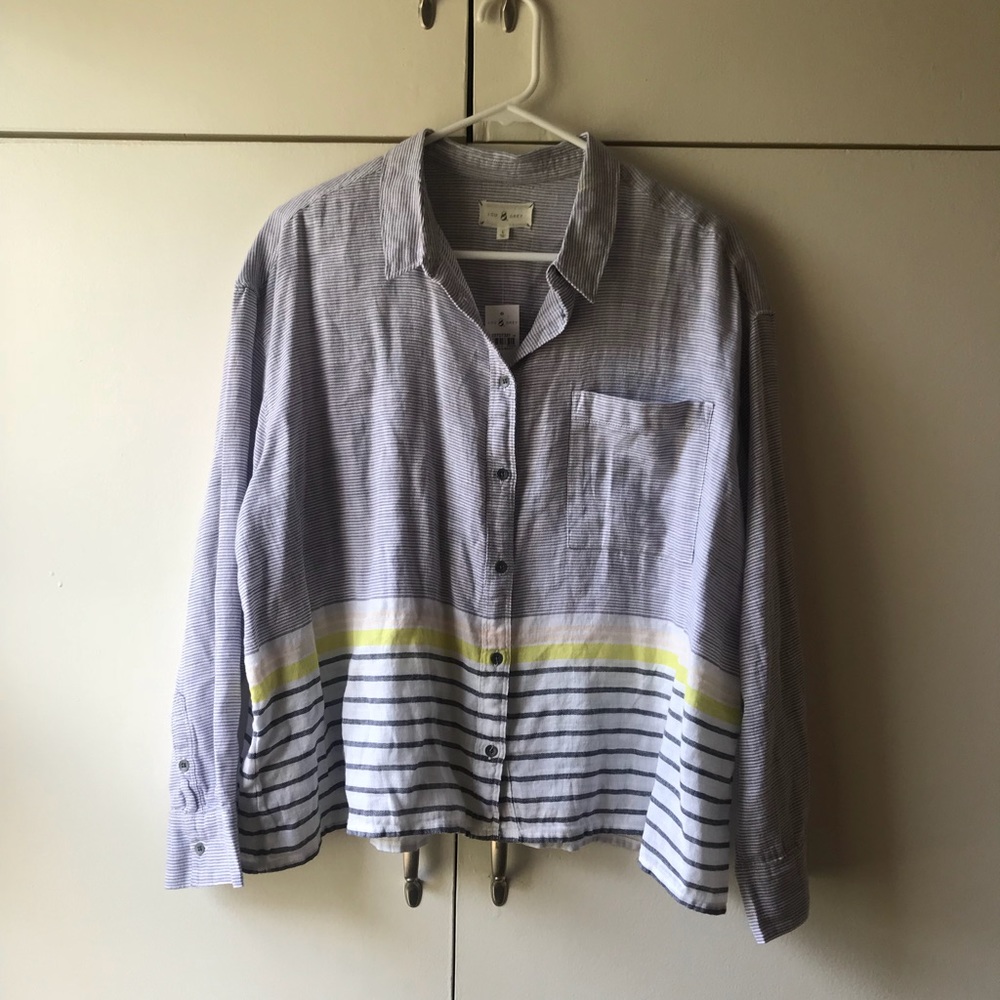 BRAND NEW, WITH TAGS- Lou & Grey Blouse